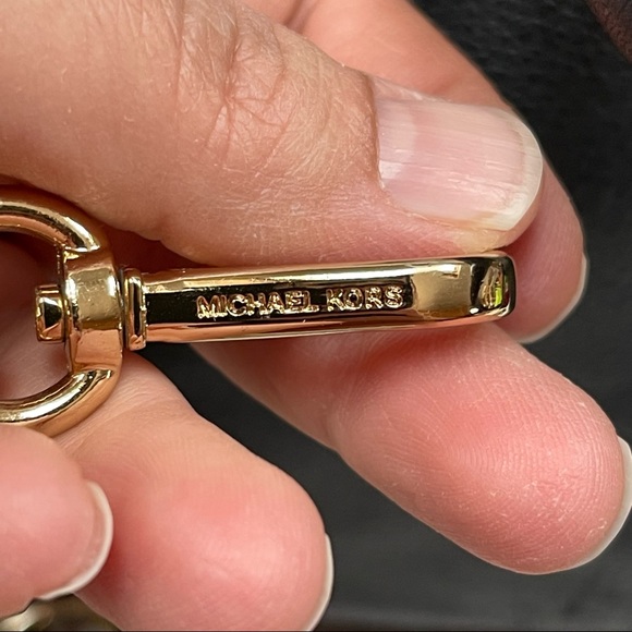 Micheal Kors versatile leather bag - Picture 7 of 14